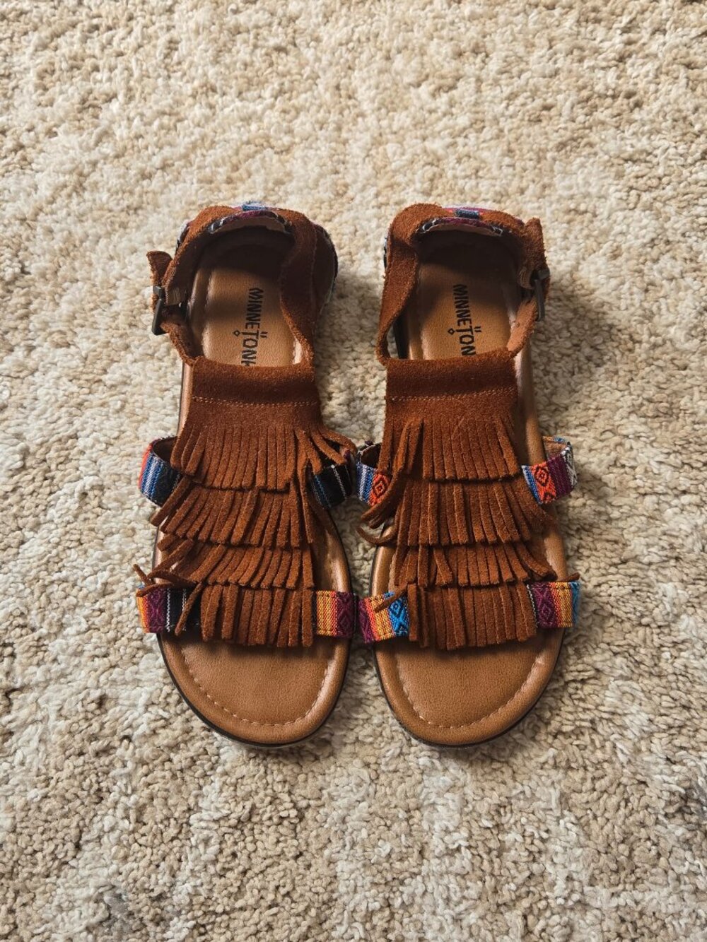 Minnetonka Maui Fringe Sandals Size 8